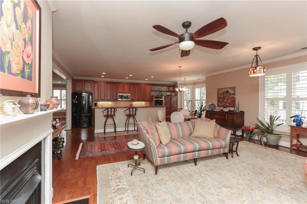 955 Bolling Avenue, Unit 207