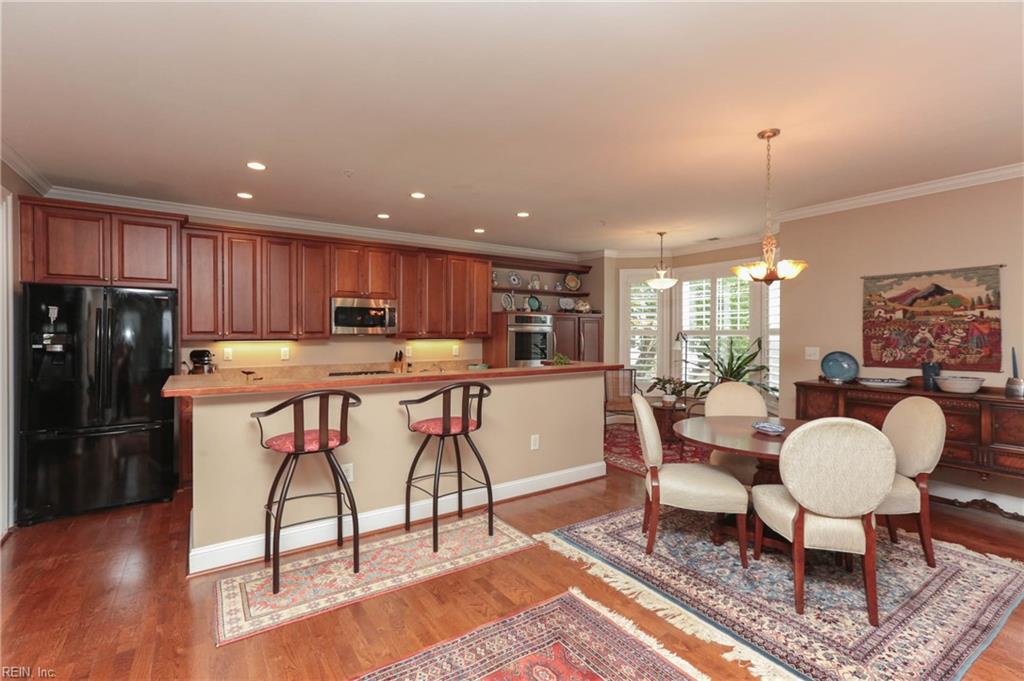 955 Bolling Avenue, Unit 207