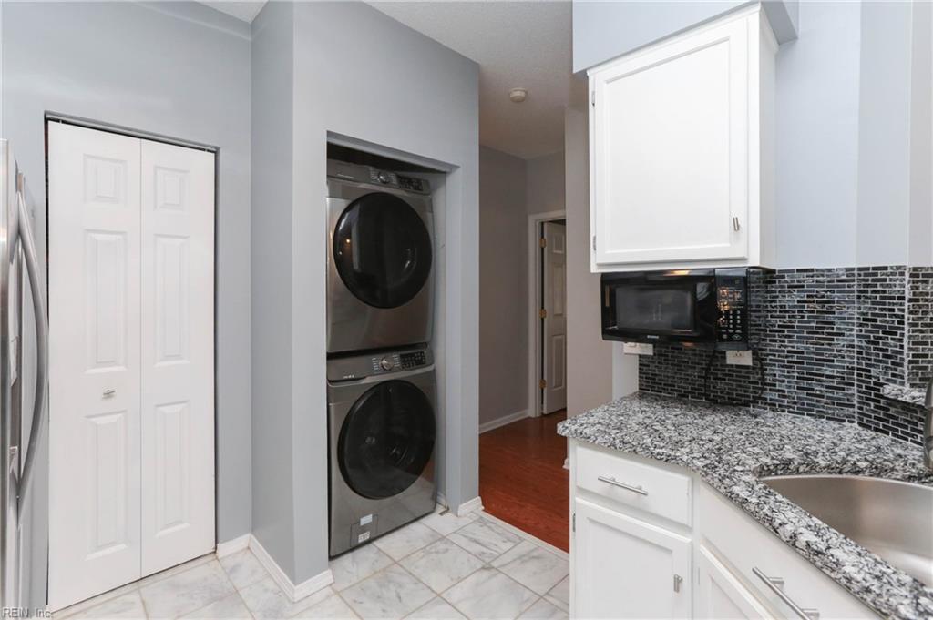 300 Yarmouth Street, Unit 323