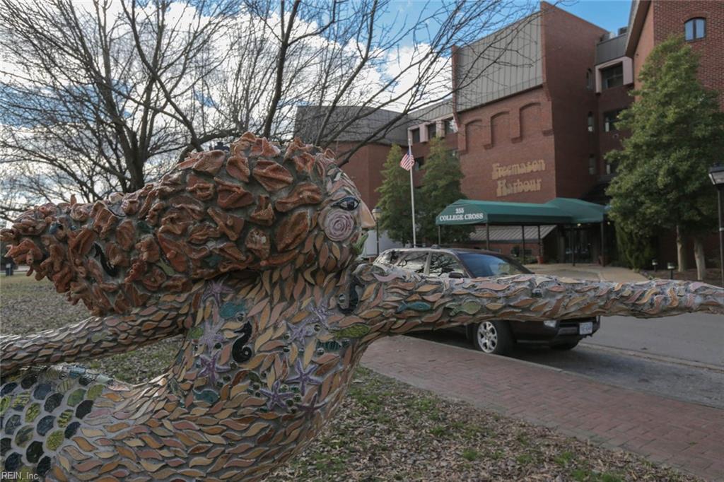 300 Yarmouth Street, Unit 323