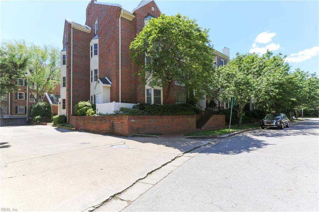 300 Yarmouth Street, Unit 323