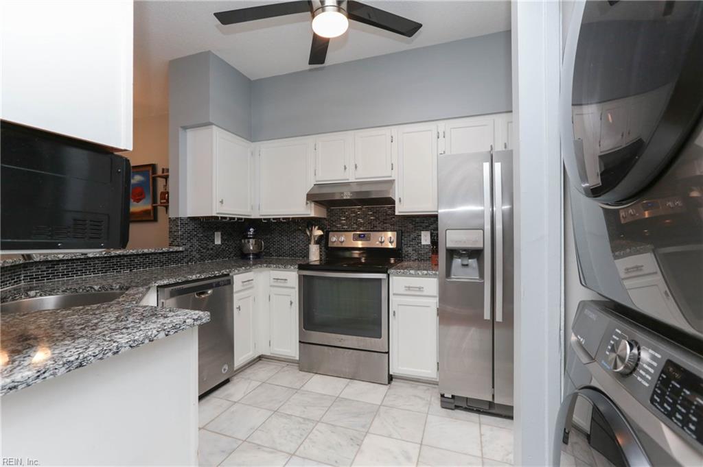 300 Yarmouth Street, Unit 323