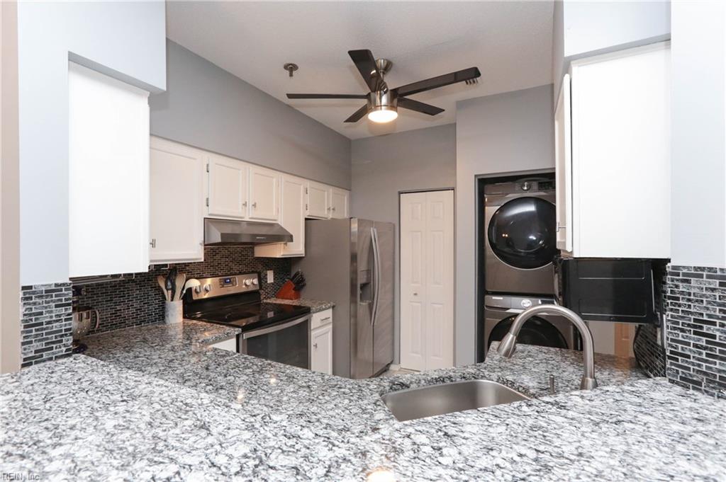 300 Yarmouth Street, Unit 323