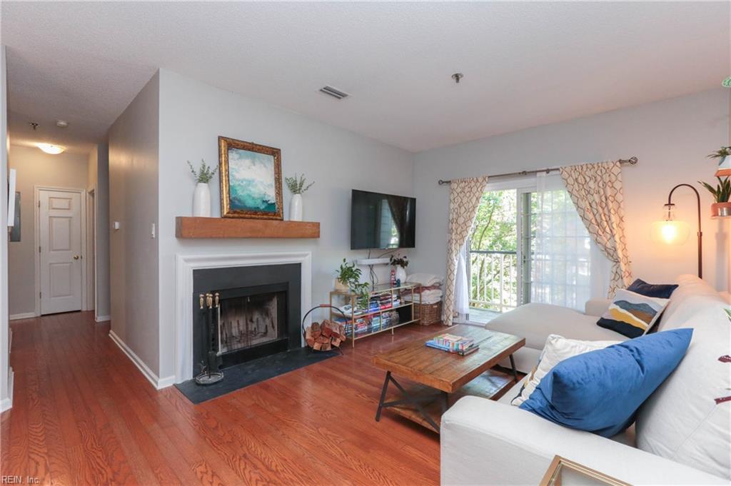 300 Yarmouth Street, Unit 323