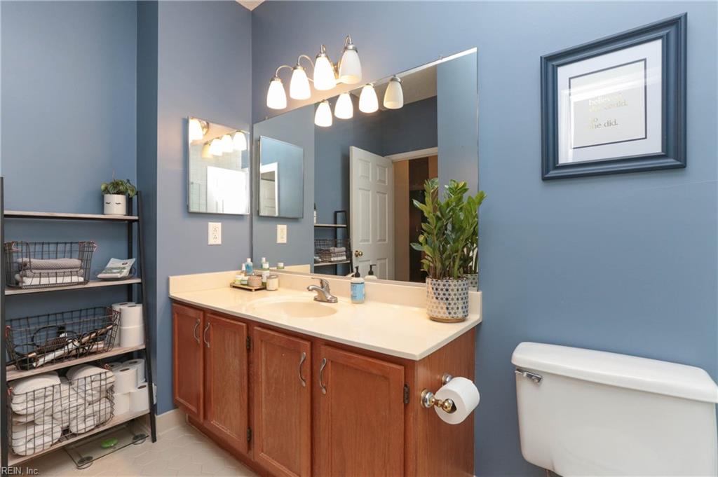 300 Yarmouth Street, Unit 323