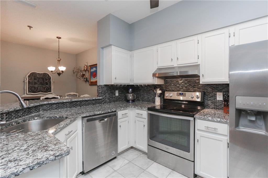 300 Yarmouth Street, Unit 323