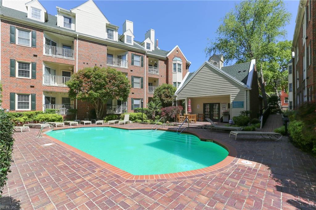 300 Yarmouth Street, Unit 323