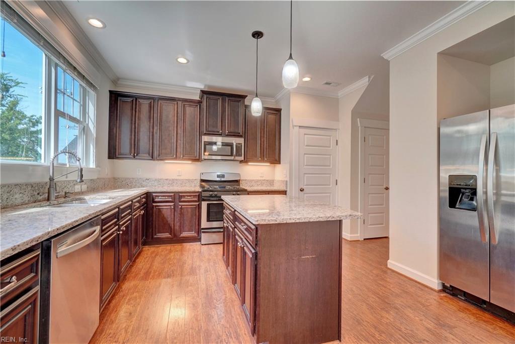 1553 West 41st Street