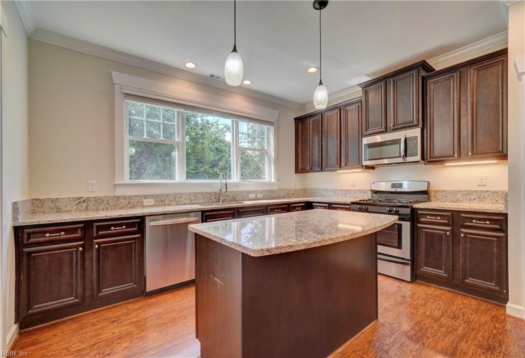 1553 West 41st Street