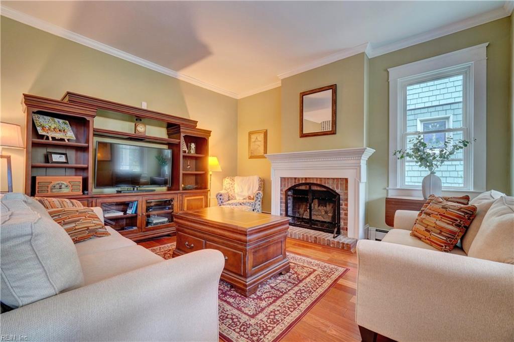 1318 Stockley Gardens