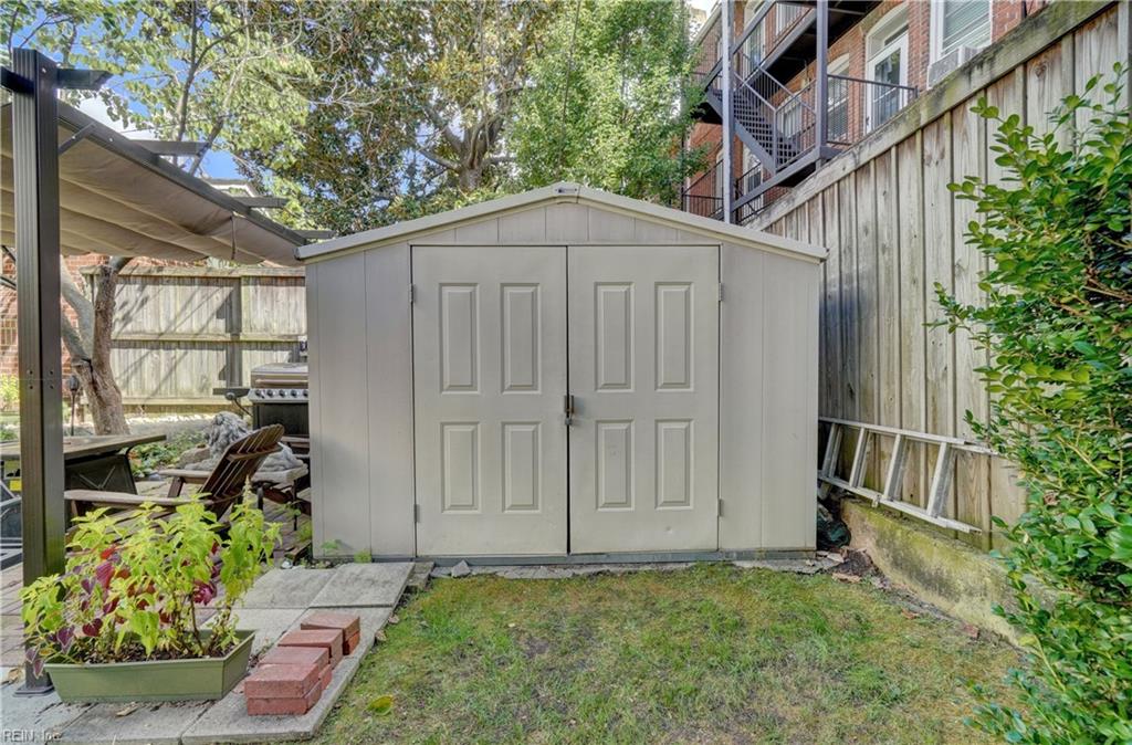 1318 Stockley Gardens