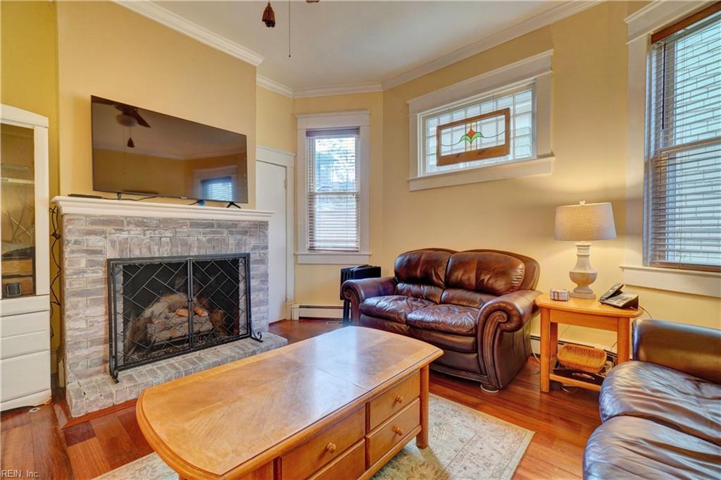 1318 Stockley Gardens