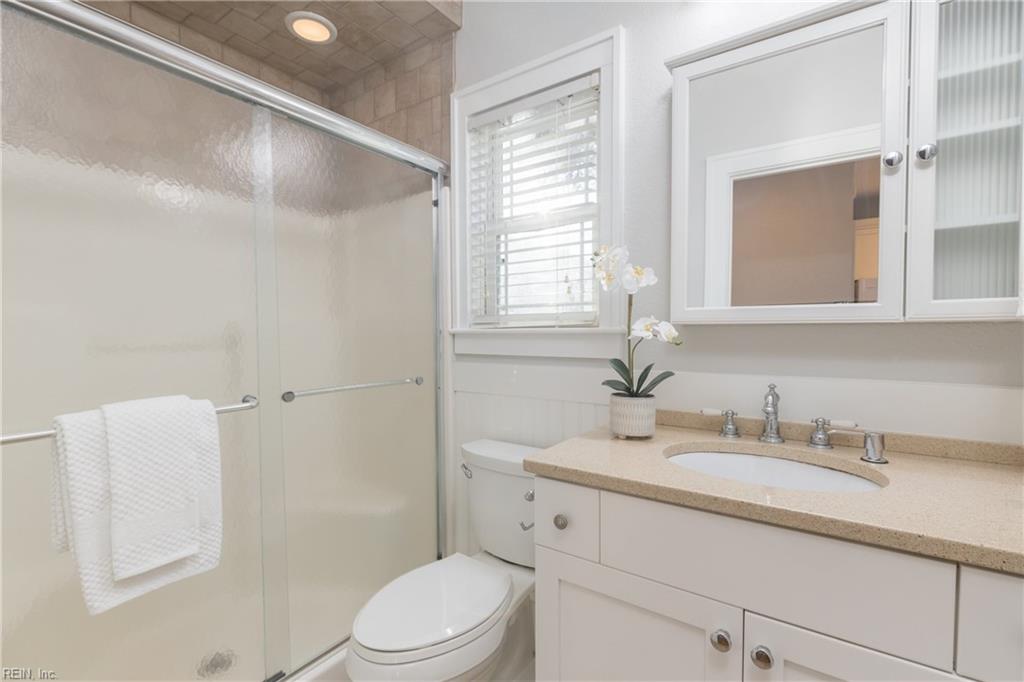 1048 N Lexan CRES