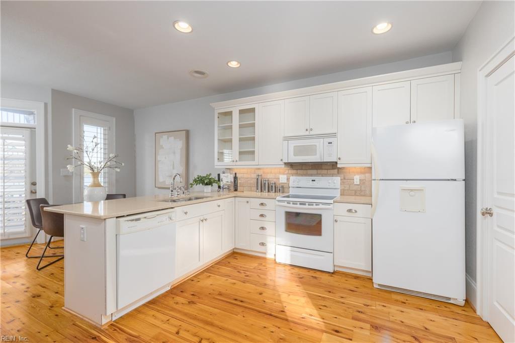 1048 N Lexan CRES