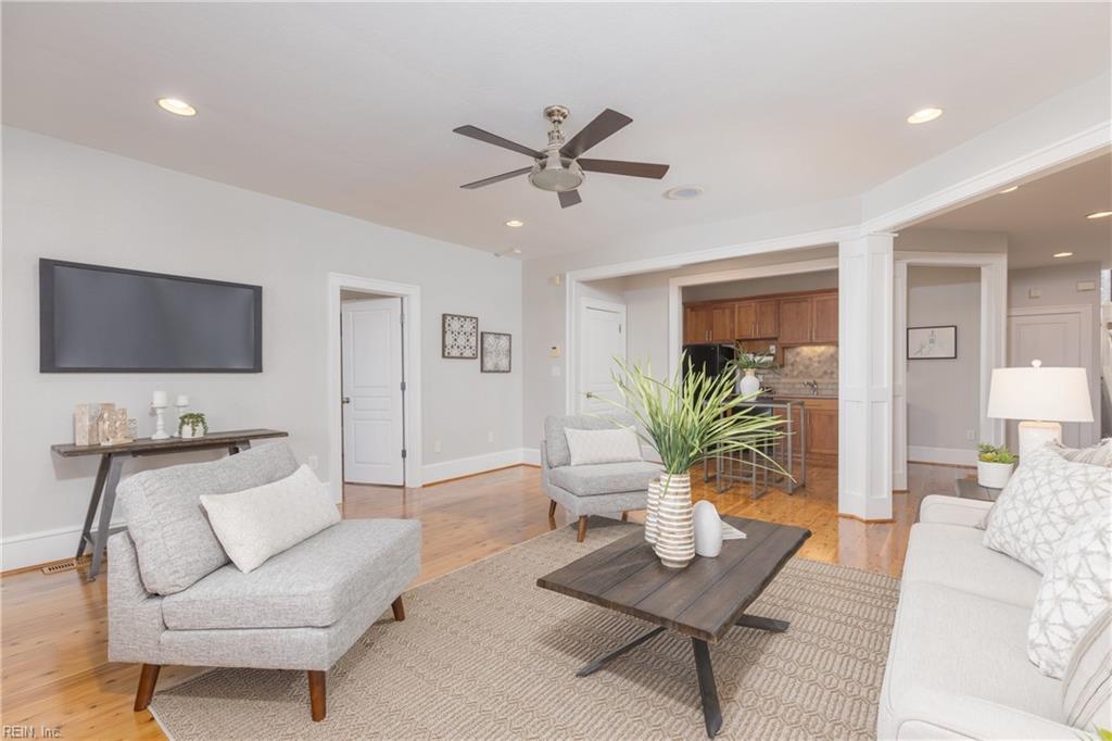 1048 N Lexan CRES