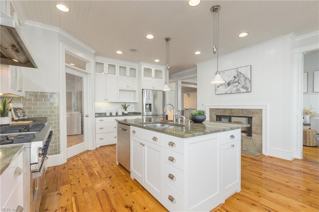 1048 N Lexan CRES