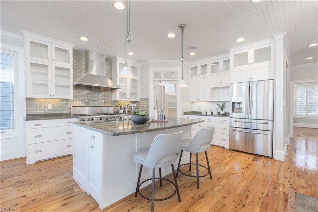 1048 N Lexan CRES