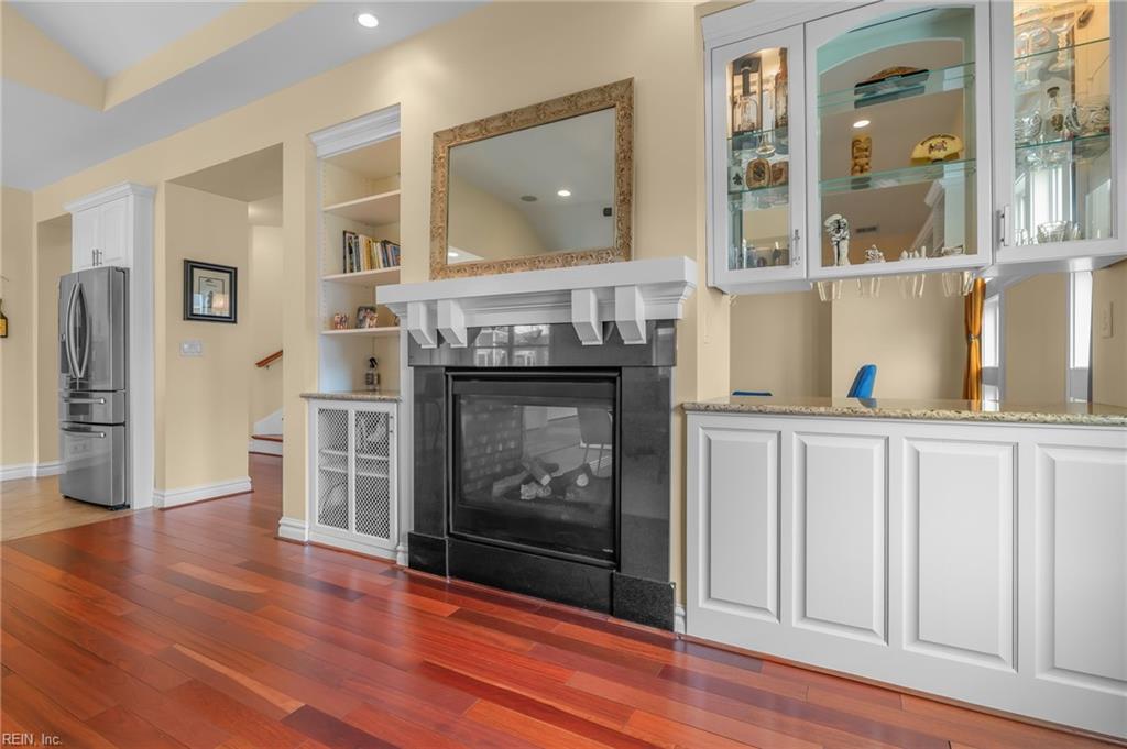 3221 Shelter Cove CT