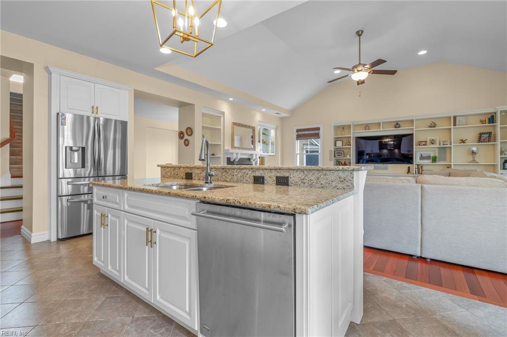 3221 Shelter Cove CT