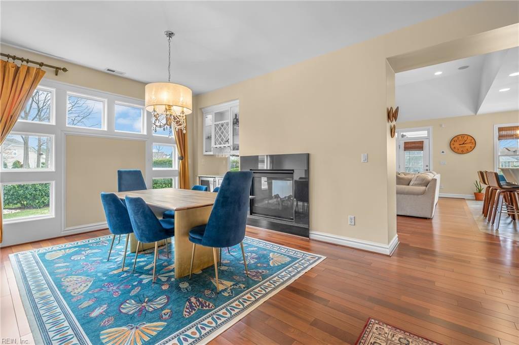 3221 Shelter Cove CT