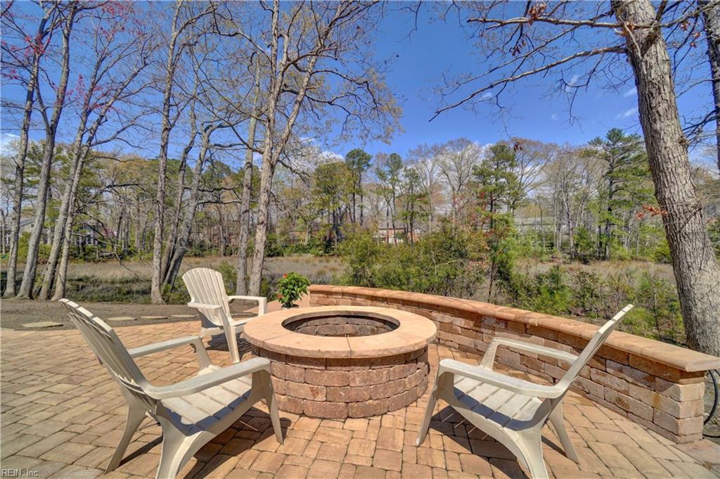3281 Doncaster Point