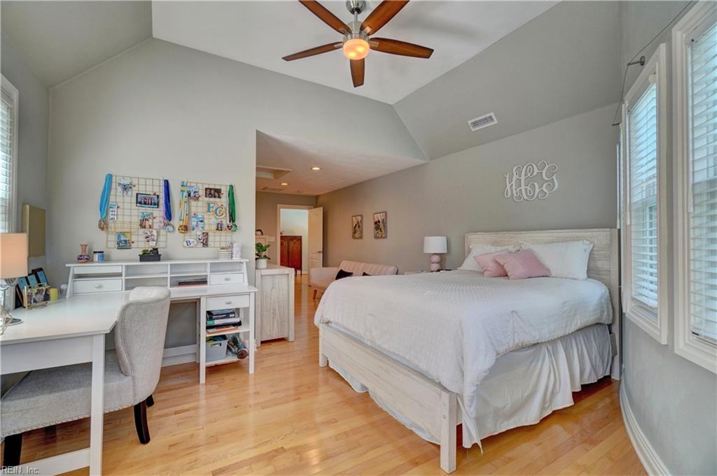 3281 Doncaster Point