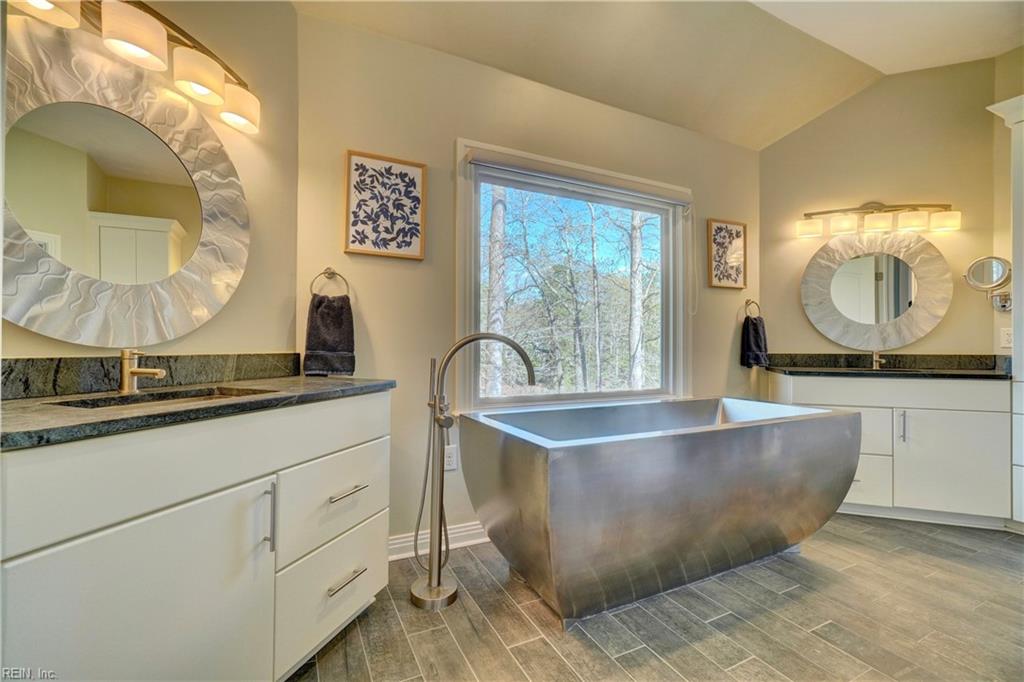 3281 Doncaster Point