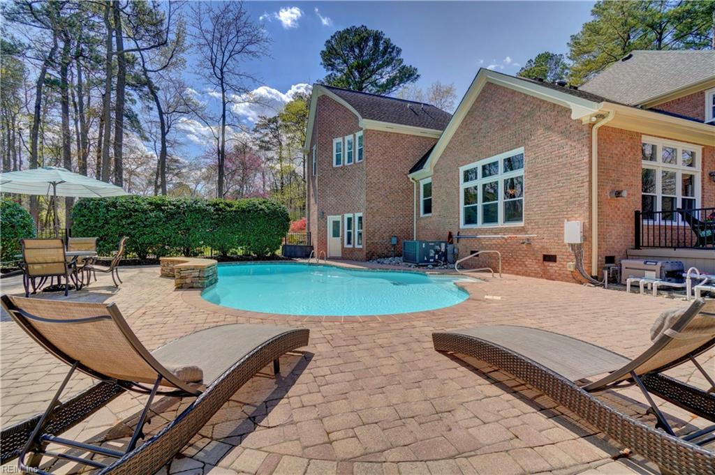 3281 Doncaster Point
