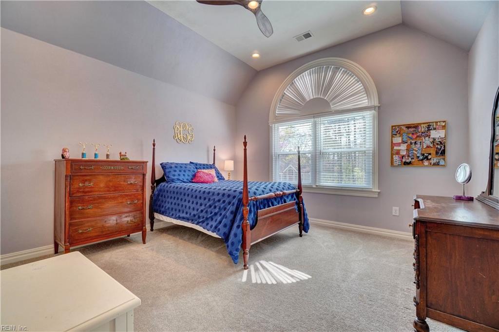 3281 Doncaster Point