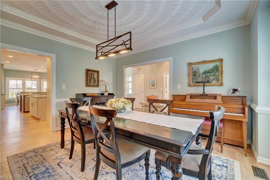 3281 Doncaster Point