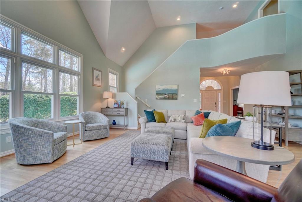 3281 Doncaster Point