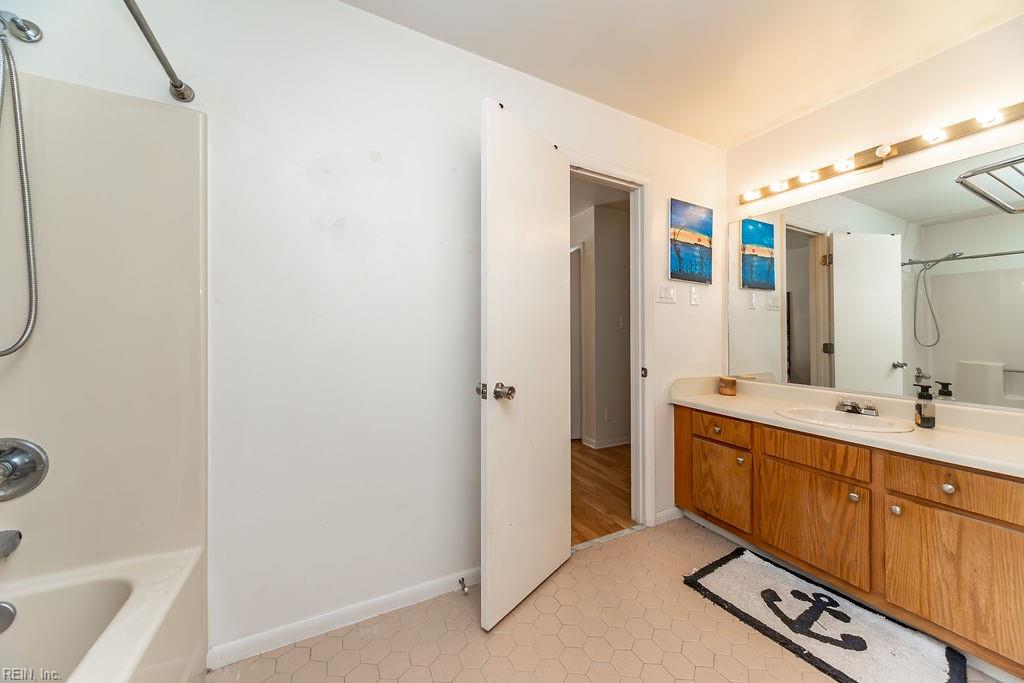 9711 Chesapeake ST D