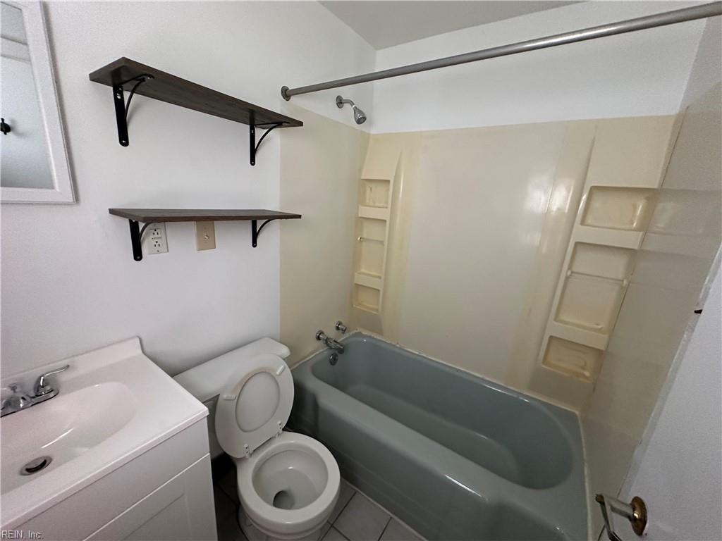 623 Rhode Island AVE