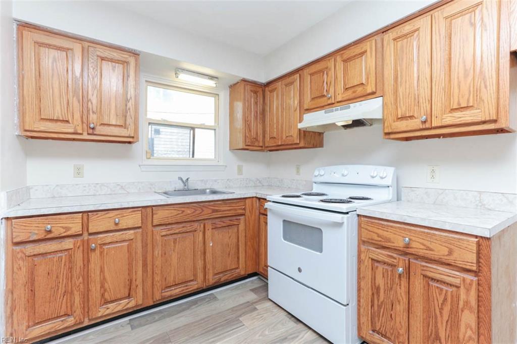 2920 S Cape Henry AVE