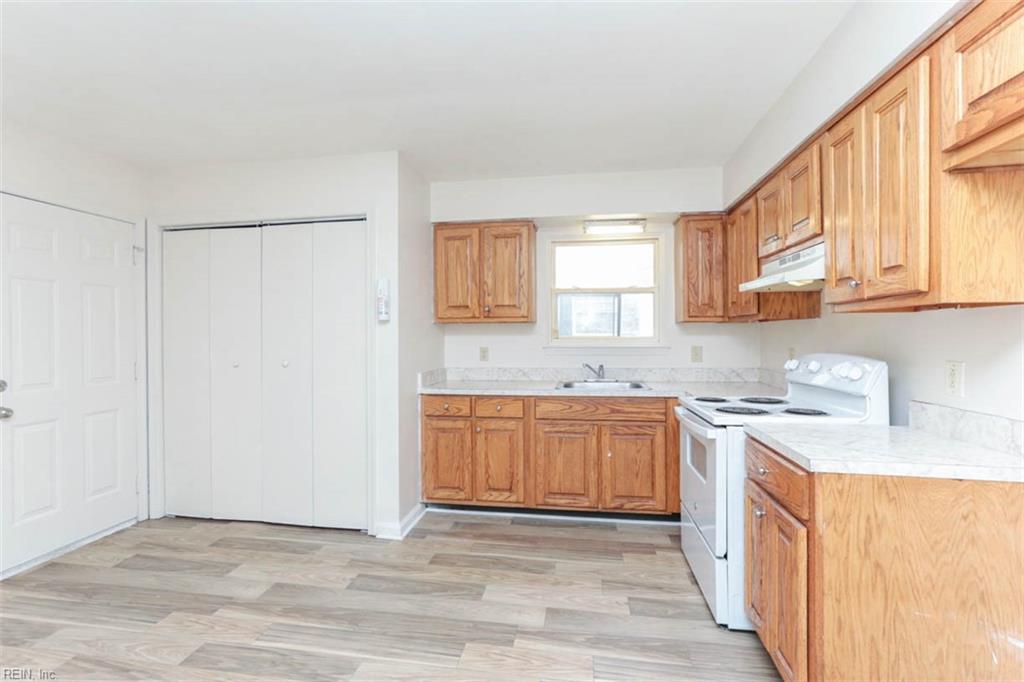 2920 S Cape Henry AVE