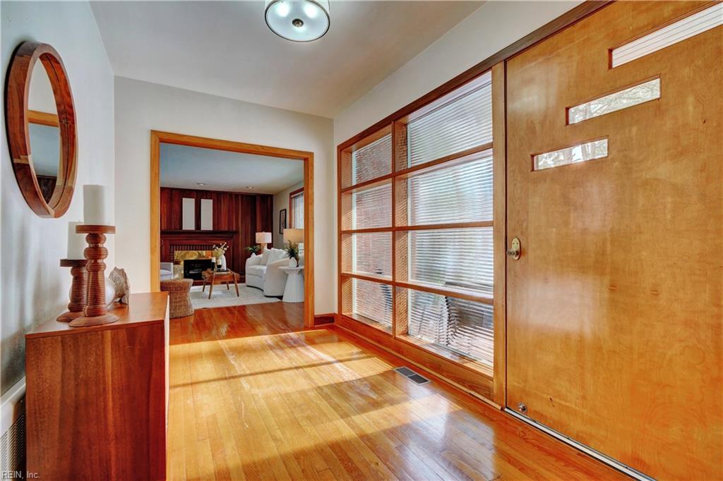 1444 Sweet Briar Avenue