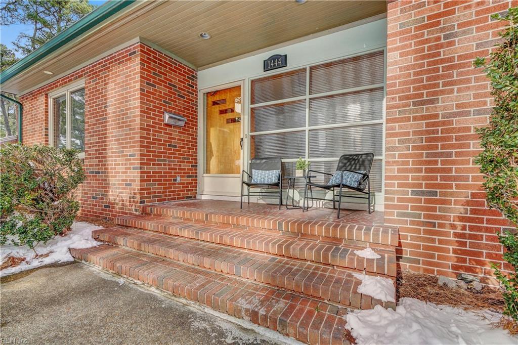 1444 Sweet Briar Avenue