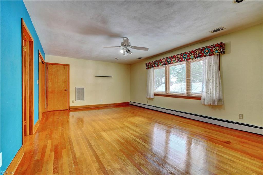 1444 Sweet Briar Avenue