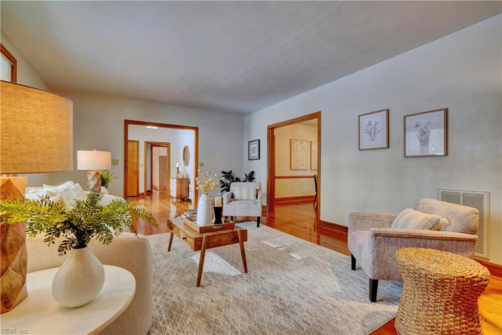 1444 Sweet Briar Avenue