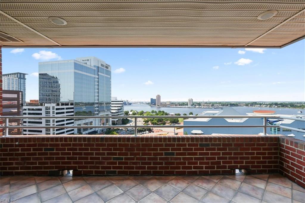 215 Brooke Avenue 1004