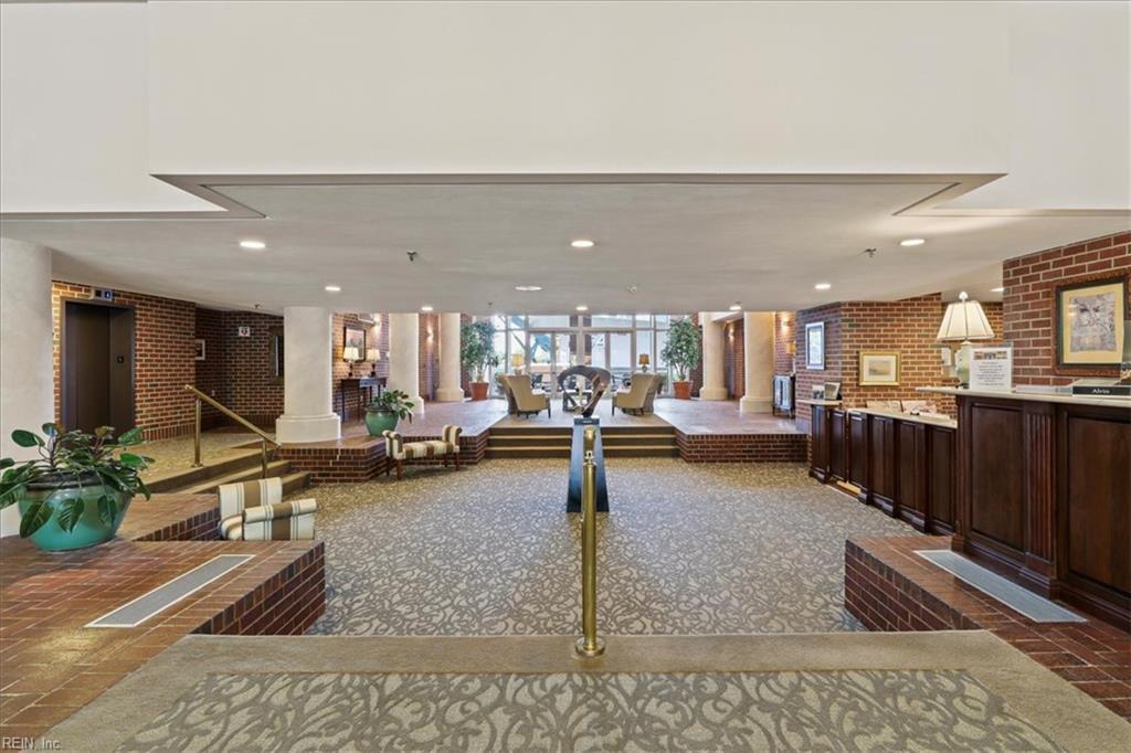 215 Brooke Avenue 1004