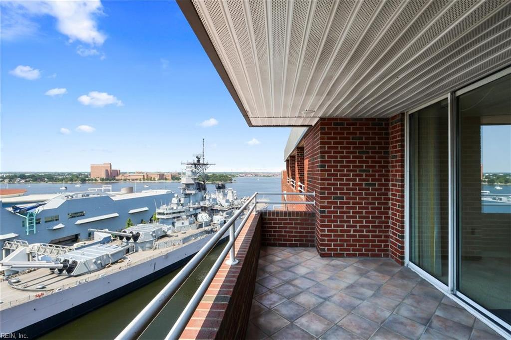 215 Brooke Avenue 1004