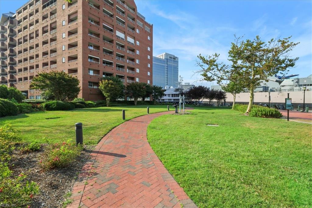 215 Brooke Avenue 1004