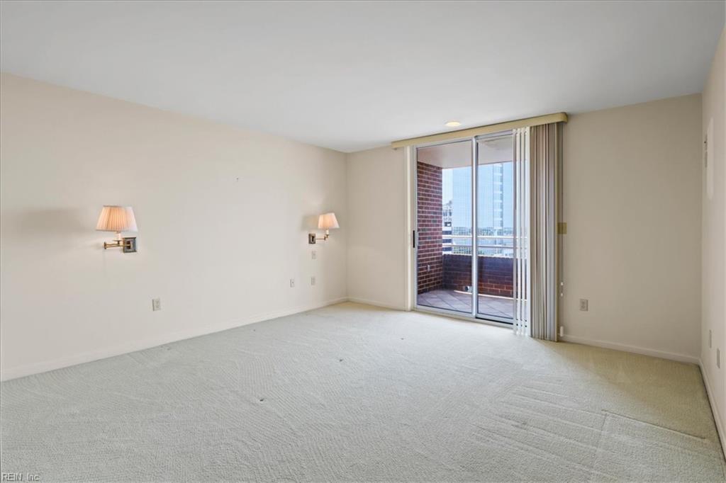 215 Brooke Avenue 1004