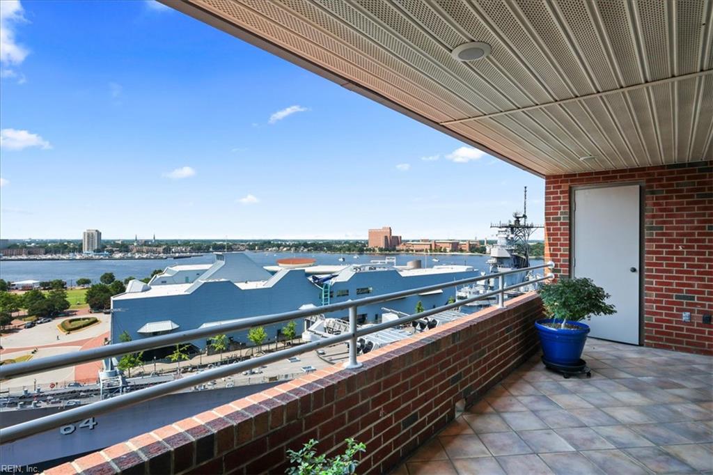 215 Brooke Avenue 1004