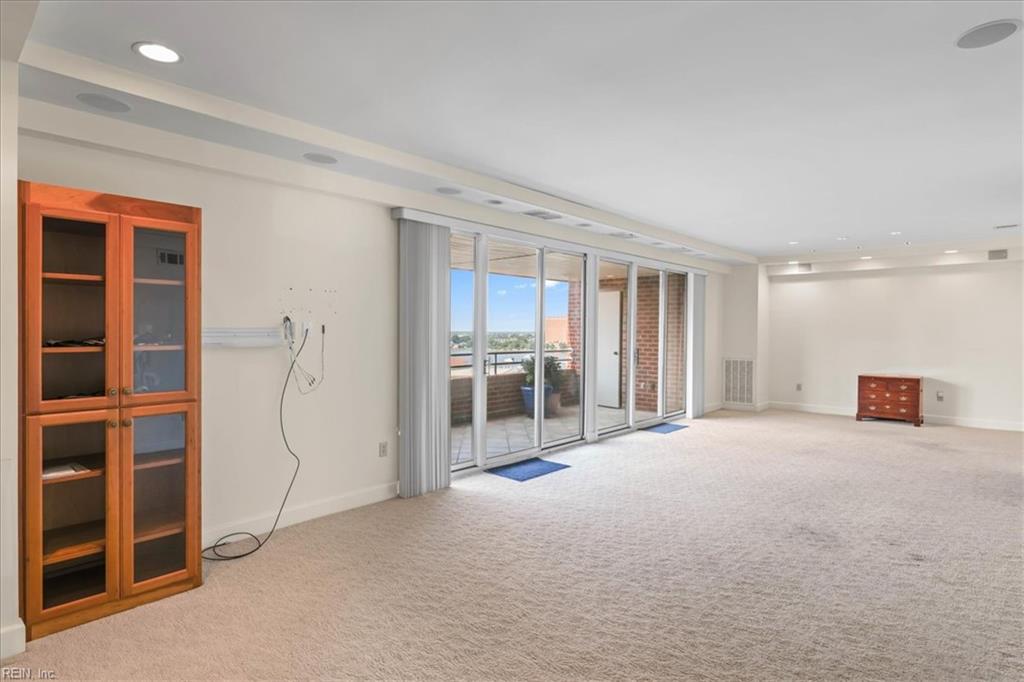 215 Brooke Avenue 1004
