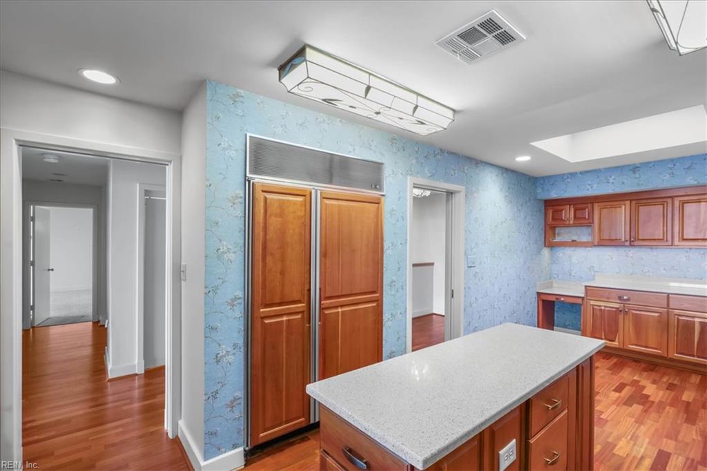 215 Brooke Avenue 1004