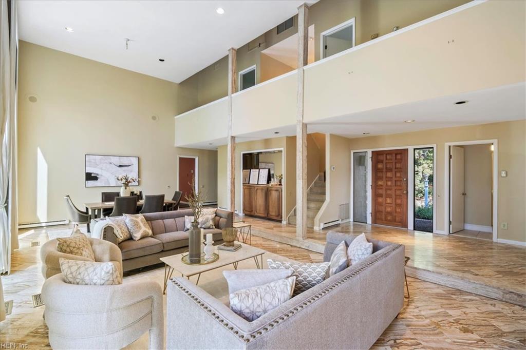 5555 Lakewood Drive