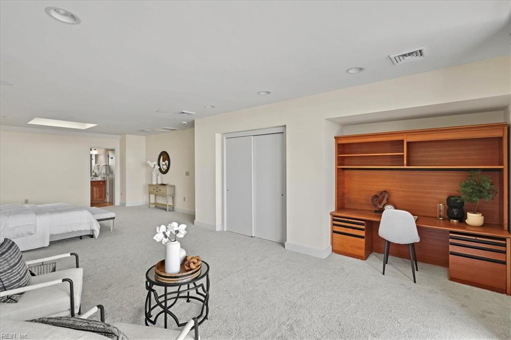 215 Brooke Avenue 1004