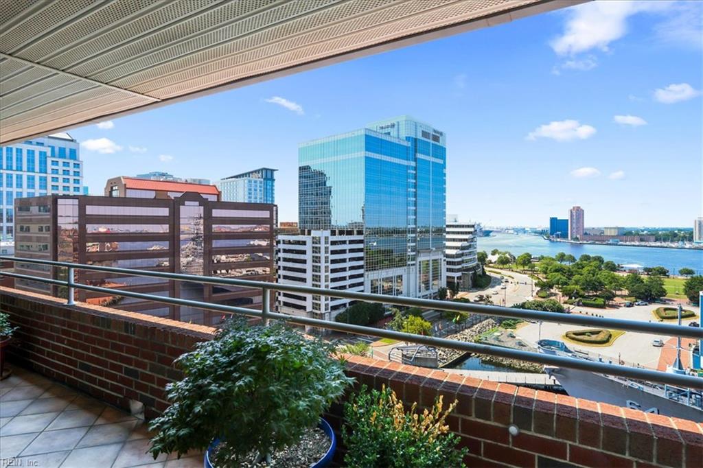 215 Brooke Avenue 1004
